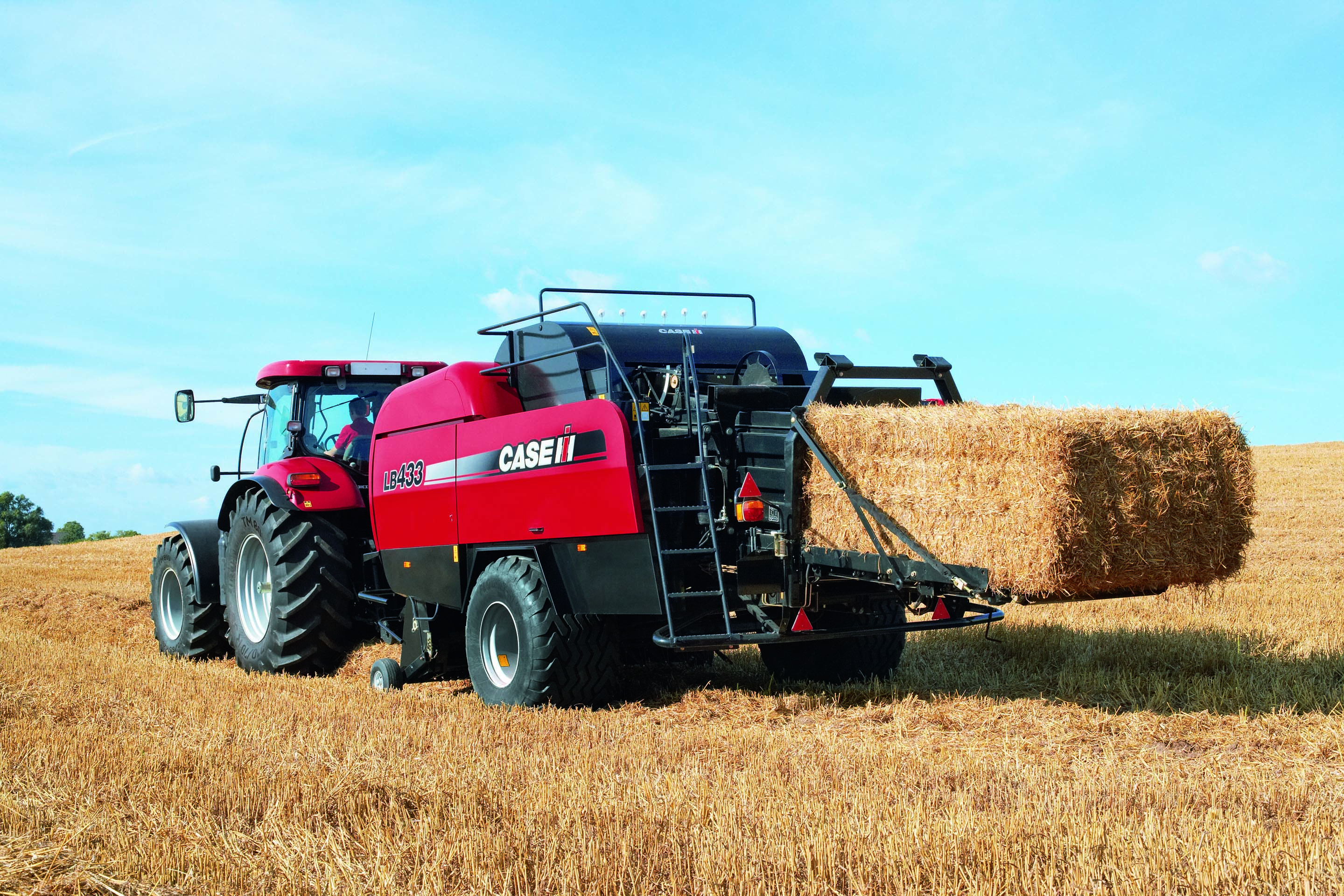 Empacadora Case IH en campo